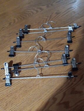 Metal Clip Skirt Hangers - Black & Silver (Closet Accessories) 6 Count